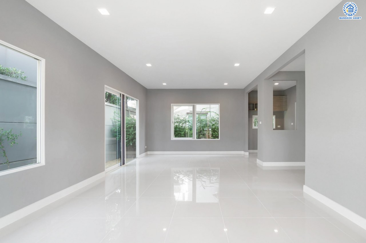 บ้านมือสองตกแต่งใหม่ โครงการ สราญสิริ ติวานนท์-แจ้งวัฒนะ2 หลังมุม เนื้อที่ 56.5 ตร.ว. ดีไซน์ตอบทุกไลฟ์สไตล์ ฟังก์ชัน 3 ห้องนอน 3 ห้องน้ำ จอดรถได้ 2 คัน Living ชั้นบนกว้างขวาง บนทำเลติดถนนใหญ่ เชื่อมต่อทุกเส้นทาง ใกล้จุดขึ้นทางด่วน "ศรีสมาน"